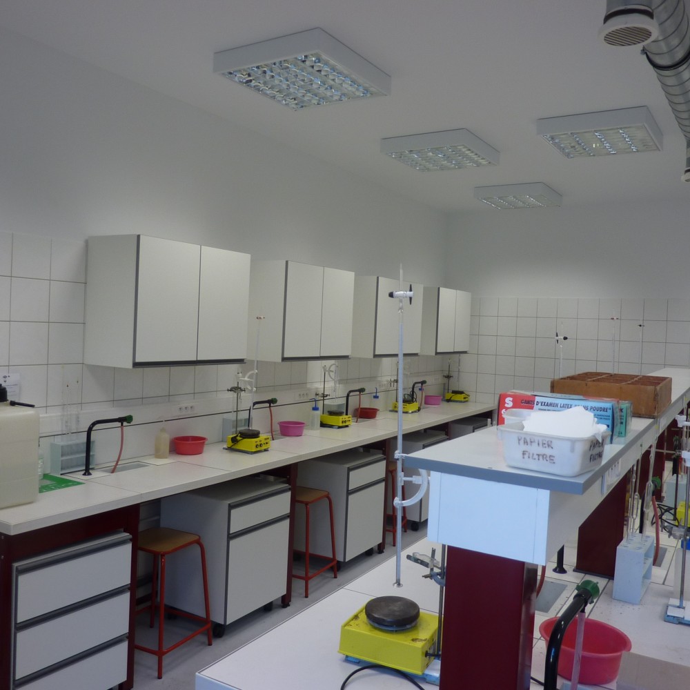Lycée De Chimie Et Biologie - Cfa La Forbine