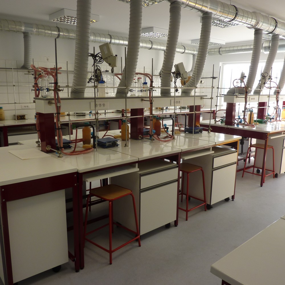 Lycée De Chimie Et Biologie - Cfa La Forbine