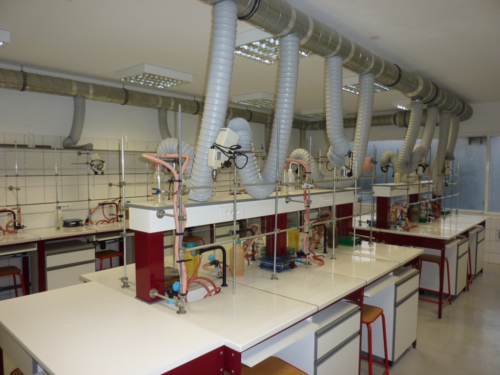 Lycée De Chimie Et Biologie - Cfa La Forbine