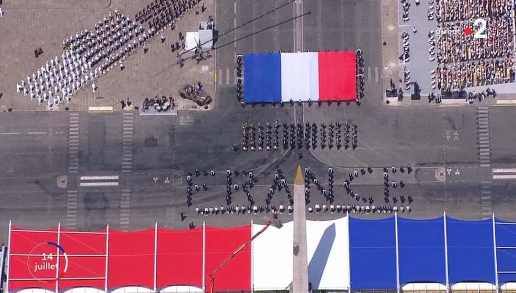 Défilé du 14 juillet vu du ciel